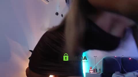 Alexandra online show from November 1, 9:52 pm