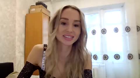 kissandbelle online show from November 23, 7:21 am