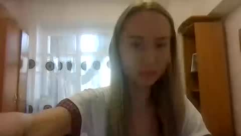 kissandbelle online show from October 26, 7:04 am