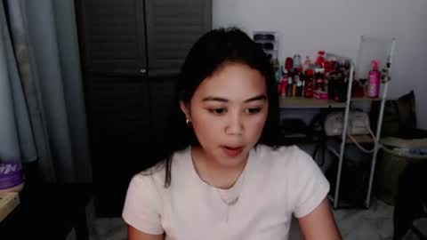 kisses_avery online show from June 10, 7:29 am