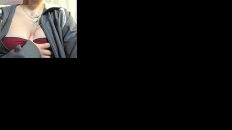Snapshot of kissi_tay1 chatting on September 23, 11:52 am KISSI online show from September 23, 11:52 am