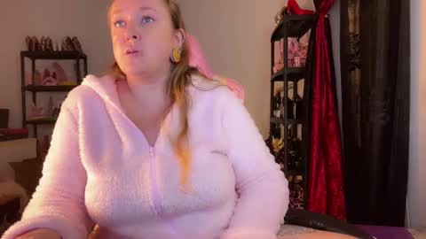 kissica online show from November 13, 6:40 pm