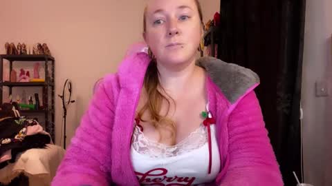 kissica online show from January 8, 5:50 pm