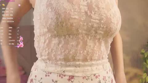 Mia online show from December 15, 7:57 am