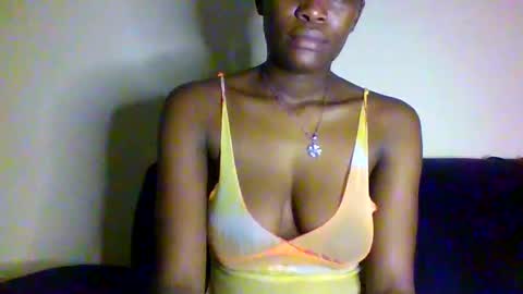 Snapshot of kissybabe01 chatting on October 17, 11:24 am kissybabe01 online show from October 17, 11:24 am