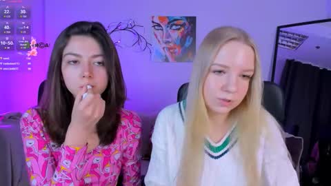 Snapshot of kitniss_dreamy chatting on October 4, 12:22 pm kitniss online show from October 4, 12:22 pm