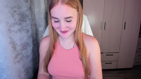 Snapshot of kitten_sun chatting on December 14, 3:58 pm kitten_sun online show from December 14, 3:58 pm