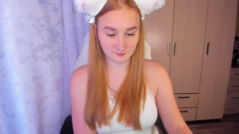 Snapshot of kitten_sun chatting on December 22, 8:38 am kitten_sun online show from December 22, 8:38 am