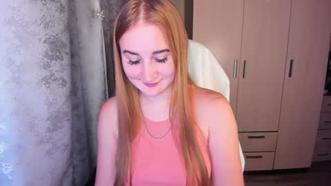 Snapshot of kitten_sun chatting on December 10, 3:12 pm kitten_sun online show from December 10, 3:12 pm