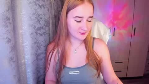 Snapshot of kitten_sun chatting on February 8, 1:54 am kitten_sun online show from February 8, 1:54 am