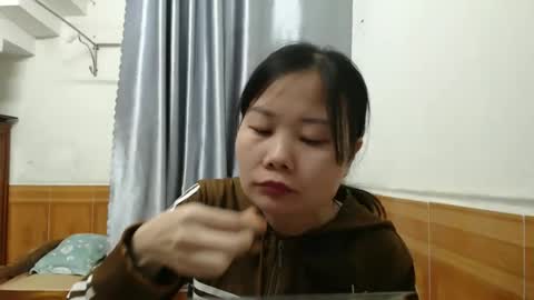 kitti_baby2x online show from February 14, 3:19 am