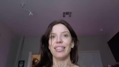 kittjones33 online show from November 12, 11:58 pm