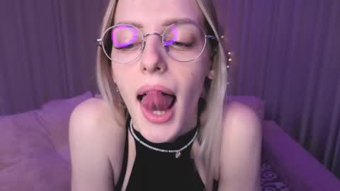 Kitty online show from May 14, 1:11 am
