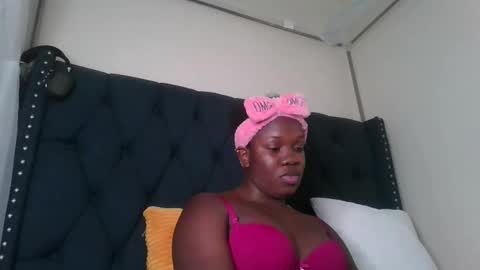 kitty_kerry online show from October 29, 5:34 am