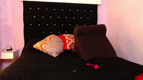 paola online show from March 9, 1:04 pm