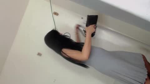 Snapshot of kittylickerfucker69 chatting on December 2, 9:10 am Grace online show from December 2, 9:10 am