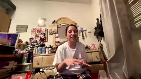 Snapshot of kittyluvx chatting on February 13, 12:35 am kittyluvx online show from February 13, 12:35 am