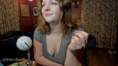 Snapshot of kittyokeeffe chatting on December 5, 4:31 am Miss Kitty OKeeffe online show from December 5, 4:31 am