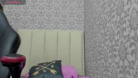  K I T T  Y  online show from February 21, 12:06 pm