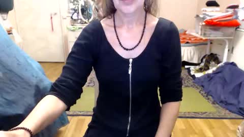 KiuminBerry online show from September 10, 1:22 pm