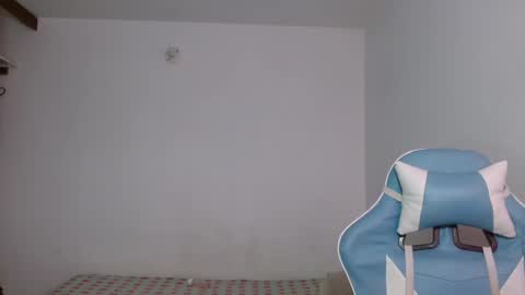 kiyu online show from February 4, 7:44 pm