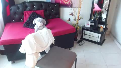 Kloe deker online show from January 16, 2:13 pm