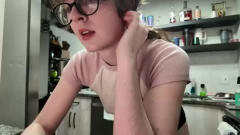 knottyrabbit online show from December 21, 4:00 pm