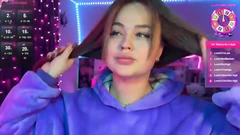 Mia online show from November 30, 11:53 pm