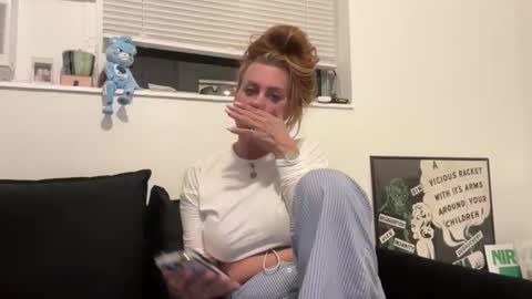 koyoteej online show from February 20, 2:43 am