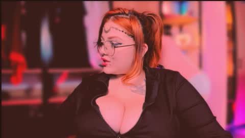 Khloe online show from March 5, 8:10 am