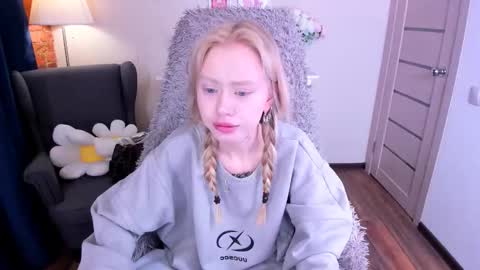 kris_grant online show from March 2, 10:26 am