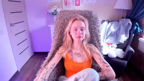 kris_grant online show from February 15, 10:33 am