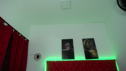 kriss_sweetboobs online show from February 9, 10:09 am