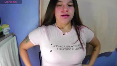 krissone online show from October 26, 2:40 am