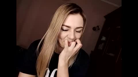 KrissSexi online show from March 3, 5:37 am