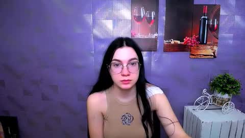 Kristen online show from December 3, 8:38 am