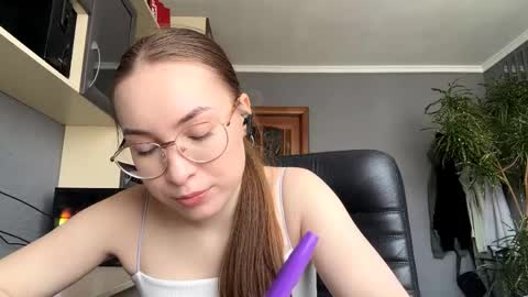 Mila online show from May 14, 11:16 am
