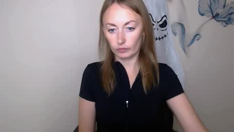 Snapshot of kristinahech_ chatting on October 9, 6:39 am Kristi online show from October 9, 6:39 am