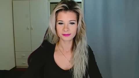 KristineAmore online show from December 15, 7:24 am