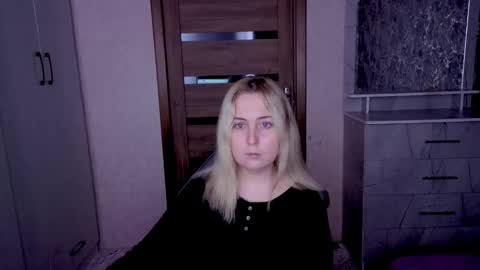 Kristy online show from April 22, 11:13 pm