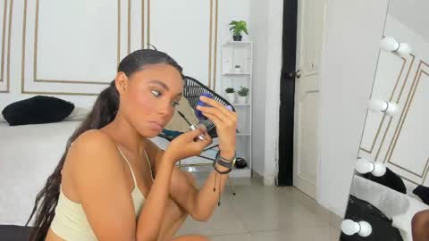 Cristina online show from April 20, 7:39 pm