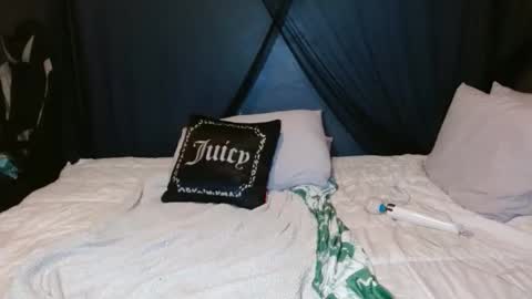 Krystal Blake online show from November 30, 7:40 pm