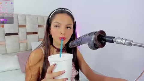 Snapshot of kuitty_sara chatting on October 2, 12:10 pm SARA online show from October 2, 12:10 pm