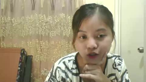 Snapshot of kylie1177 chatting on October 16, 2:30 pm its me KYLIE online show from October 16, 2:30 pm