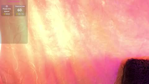 Kylie  online show from December 19, 4:43 pm