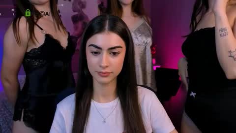 Snapshot of kylie_angel3 chatting on October 14, 8:00 pm Kylie loves u online show from October 14, 8:00 pm