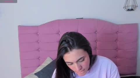 Snapshot of kylie_ls chatting on October 21, 1:53 am kylie_ls online show from October 21, 1:53 am