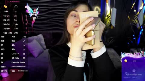 Snapshot of kylie_mellow chatting on December 12, 1:28 pm Kylie online show from December 12, 1:28 pm