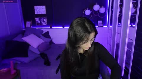 Snapshot of kylie_mellow chatting on March 9, 5:33 am Kylie online show from March 9, 5:33 am