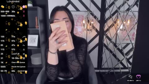 Snapshot of kylie_mellow chatting on January 21, 3:10 pm Kylie online show from January 21, 3:10 pm